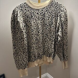 Women’s XL animal, print puff sleeve sweater